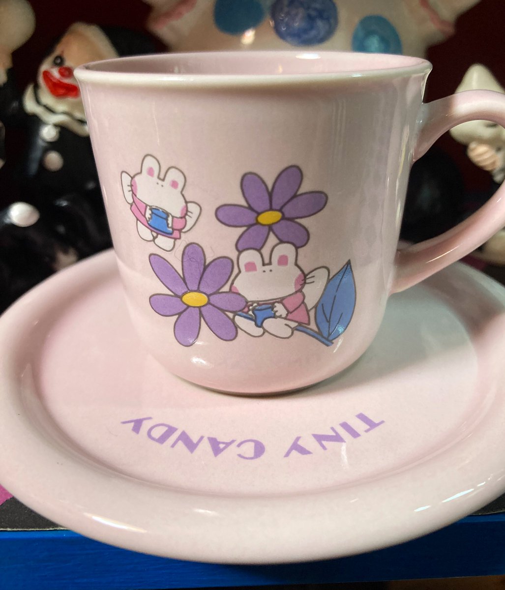 hakuchuum_osaka's tweet photo. TINY CANDY
カップ&ソーサー
白昼夢が小学生の頃に流行ったとても懐かしい80年代のキャラクター、タイニーキャンディです。
カップ高さ5.8㎝
1000円です。
通販ご希望の方はDMください。
#TINYCANDY
#80年代
#victoriafancy
#ファンシー
#タイニーキャンディ
#ビクトリアファンシー https://t.co/iJfvARmhd1