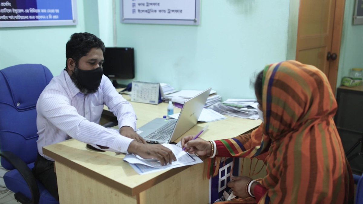 i3_program's tweet image. #Agentbanking is one of the most innovative banking solutions in #Bangladesh for the last-mile low-and-moderate income customers.

Watch the video here tinyurl.com/2p8w348f to discover how leading banks supported their banking agents to survive through the #COVID_19 pandemic.