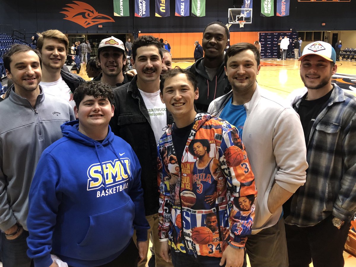 mjaphet's tweet photo. @JoeAlexander210 And @ClevonJr ‘s Churchill HS teammates (and their parents 🙋🏻‍♀️) were there to cheer him on! These young men are still best of friends. https://t.co/Eivh0jxvAo
