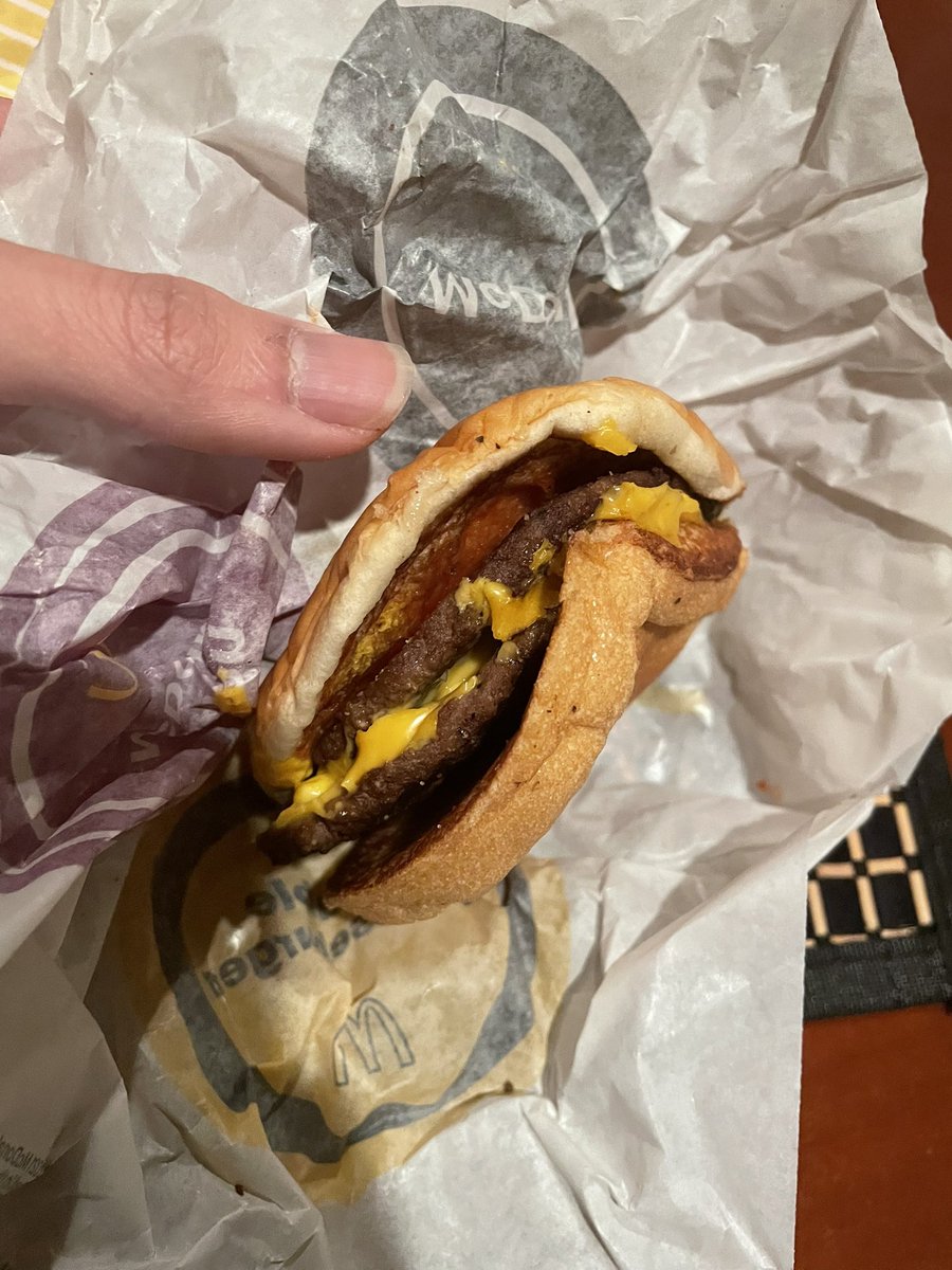 dmari1032's tweet photo. lmao @McDonalds do better https://t.co/CPQooi6B9s