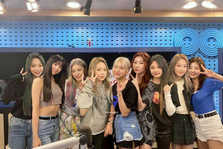 ㅤ

                     𓆩♡𓆪  SORELLA.⠀
                  ꒷ 220128 • 12:55 ꒦
⠀⠀       🎀⛓ — w/ <a href="/AEUN0lA/">Æ</a> 
             pre-recording sesh.  you
             don't  wanna  miss  this!

ㅤ