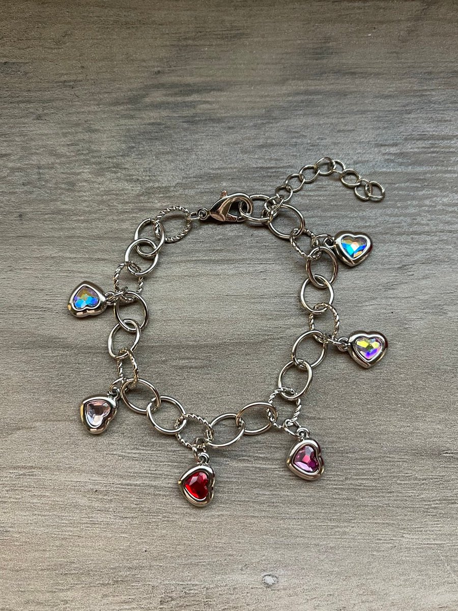 Lu_Myers's tweet photo. Excited to share this item from my #etsy shop: Heart Swarovski Crystal Charm Bracelet #charms #heart #bracelet https://t.co/t1FcliWlFQ https://t.co/gwnVj4Kgdu