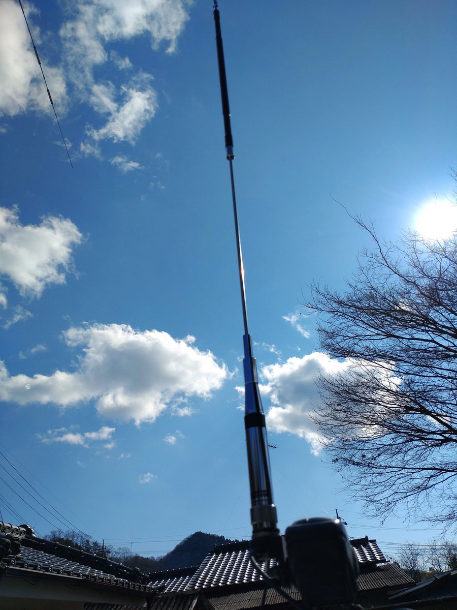 Jj1Nng's tweet photo. #7MHz モビホの取付テスト
#ベースローディング
#MD200
#センターローディング
#HF40CL
車体ボディーアース
SWR1.5帯域幅
±25kHz
マグネットアースシート
#MAT50
ボディーアース無し基台に取付ても帯域変わらないんですね🤔 MAT50もなかなかの物ですね😄
ガッチリ基台じゃないと耐えられない😅 https://t.co/eIB94ORGSr