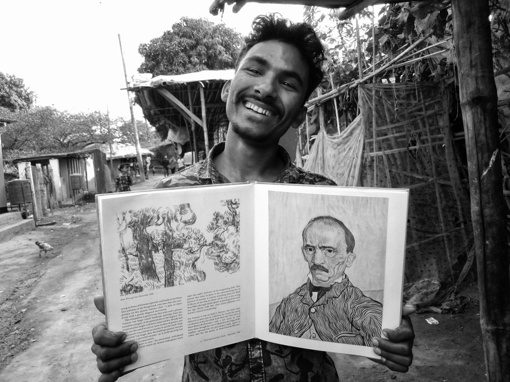 glumphish's tweet photo. Powerful images &amp; reflections by #Rohingya photographers in 🇧🇩, especially this from @hero_zia—

"When something breaks, it begins to decay. And the more it decays, the more it breaks. This is what happens in our camps. This is how it is for everyone." 

https://t.co/kqe0pENnCz https://t.co/BPRXJBk0sH
