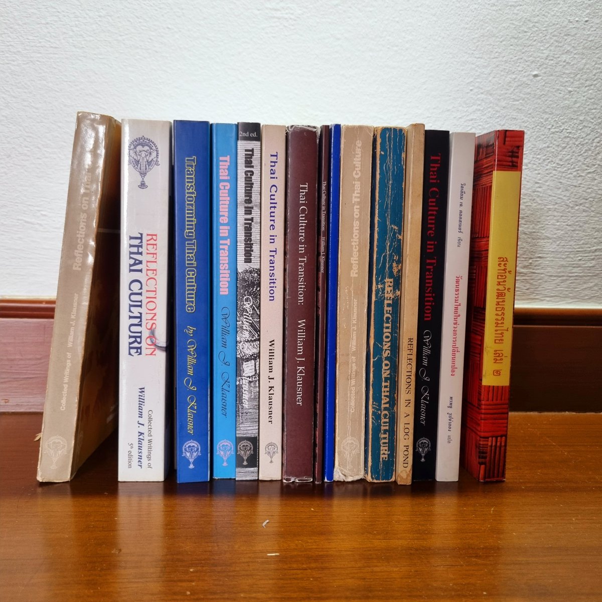 EduJasmina's tweet photo. Some people never get to meet their hero
I'm grateful that I've always known my hero. He was my mentor, moral compass, and my grandfather
Every week I find more precious keepsakes, and these are but a few of them 
#WilliamJKlausner #SiamSociety #ThaiCulture https://t.co/Rq1C5fe0Jg