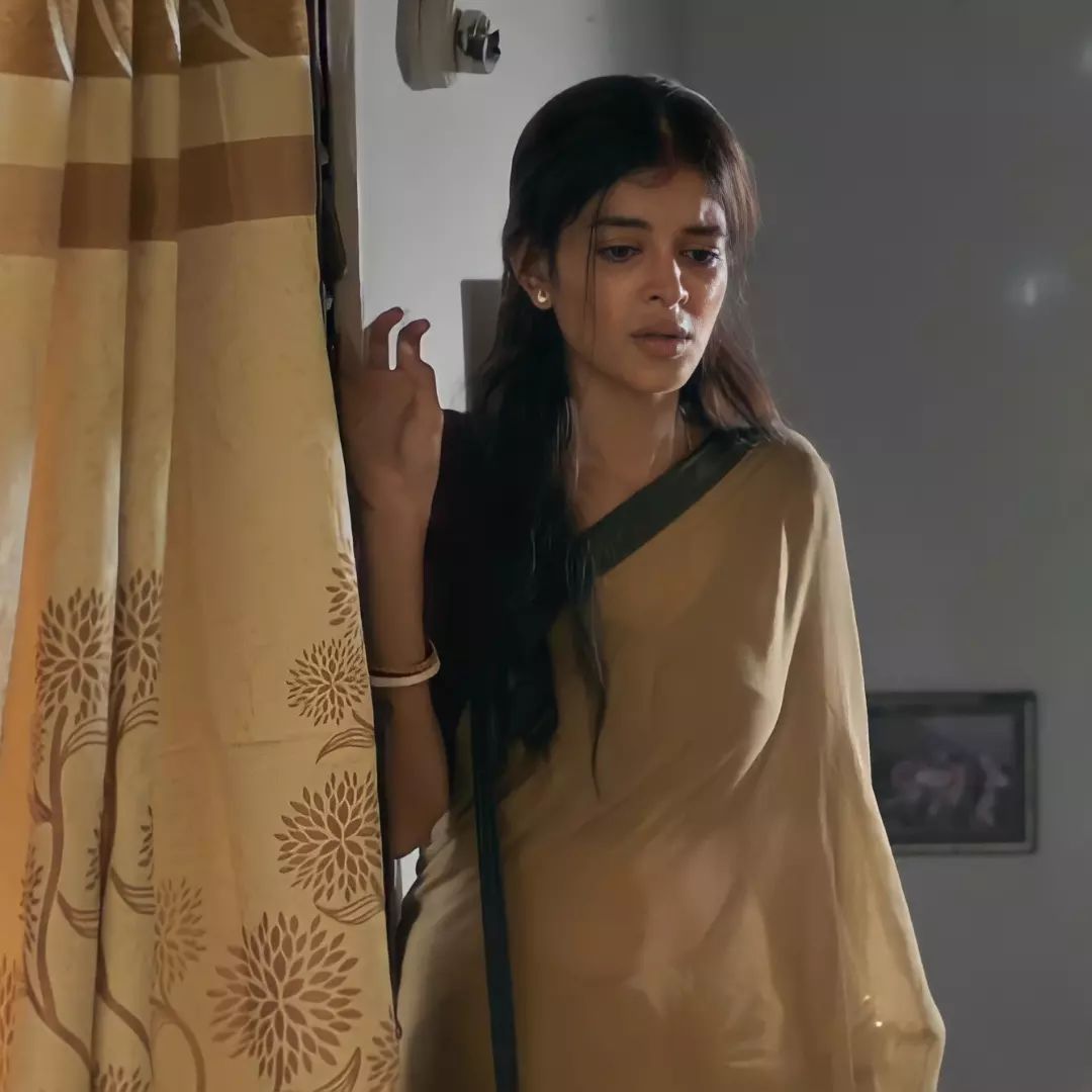 _____ratri_____'s tweet photo. đĨāĻļāϰā§āϰ⧠āϞā§āĻā§ āĻĨāĻžāĻā§ āĻāĻžāĻĒā§āώāĻž āĻĢā§āϞāĻāĻžāĻĒ
āĻŽāύā§āϰ āĻā§āϞ⧠āĻā§āϞ⧠āĻ
āύā§āϝ āĻŽāύ,
āĻāĻžāĻĒā§āώāĻž āĻāĻŋāϞ⧠āϤāĻŦā§ āĻšāϝāĻŧā§āĻā§ āĻŦāĻŋāĻĻā§āϰā§āĻš
āϤāĻŦā§ āĻāĻŋ āĻšāϞ⧠āĻā§āύ⧠āĻāϤā§āϤāϰāĻŖ!đŋ
.
.
āĻšā§āϰ⧠āϝāĻžāĻāϝāĻŧāĻžāϰ āĻĒāϰ āĻ āĻāĻāĻāĻž āĻŽā§āϝāĻŧā§āϰ āĻŦā§āĻāĻā§ āĻāĻ āĻžāϰ āĻāĻ āϏāĻāĻā§āϰāĻžāĻŽā§āϰ āĻāϞā§āĻĒ!đĨ
#WithParna #Uttoron
@madhumitact @hoichoitv https://t.co/0vasU9gGzR
