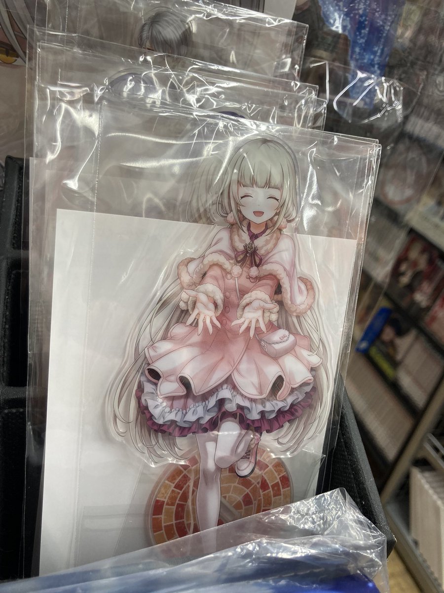 tsutayanishiogi's tweet photo. 【明日】
白猫プロジェクト おでかけウィンターくじ
いよいよ明日
1月29日(土)AM10:00より発売!
#西荻窪 #TSUTAYA
#tsutaya #白猫プロジェクト #コロプラ #shironekoproject #shironeco https://t.co/JBon4LzGdJ