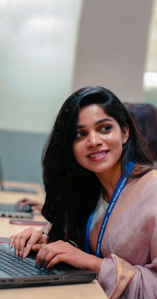 shalini_Twetz's tweet image. Happy Birthday #Subbu...@divyabarti2801 . Waiting for your upcoming movies.  #HBDDivyaBharathi #DivyaBharathi #Bachelor