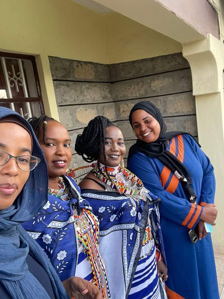 WaremboRao's tweet photo. Akina mama tunampenda Baba🥰

Inawezekana with free and fair elections💪 https://t.co/prg5SxhtJ2