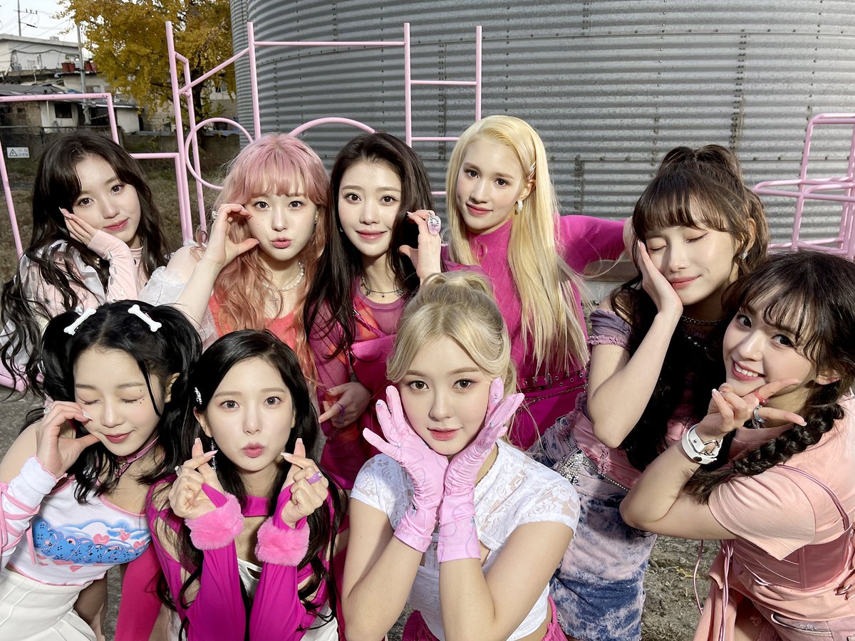 httpyxy's tweet image. ily my girls ! 💗