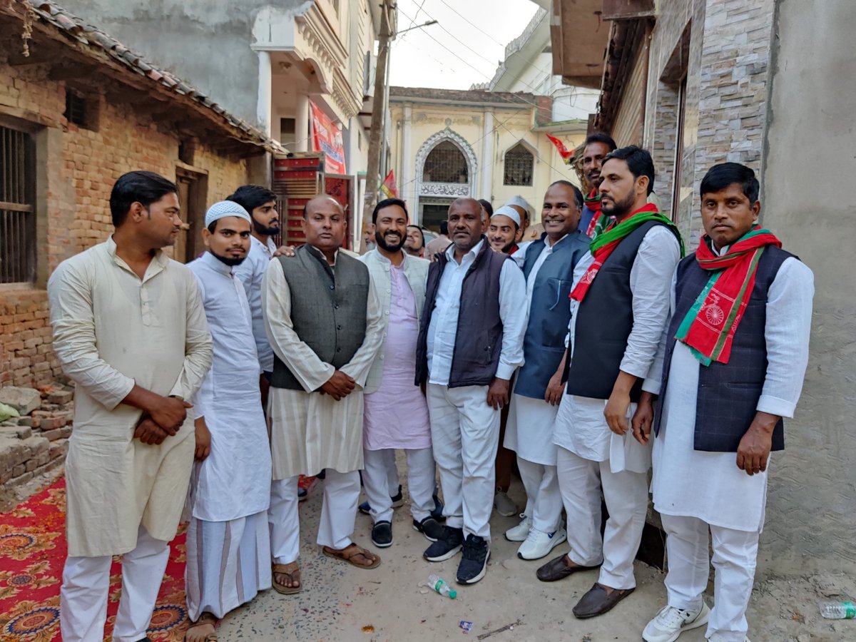 aadil1415's tweet photo. ज़हूराबाद ने ठाना है अखिलेश जी को cm और रईस भै��ा को विधायक बनाना है।

#RaisAnsariFor377Zahoorabad @yadavakhilesh @samajwadiparty @MediaCellSP @husainakhtar458 https://t.co/7Wkfm6rmqX