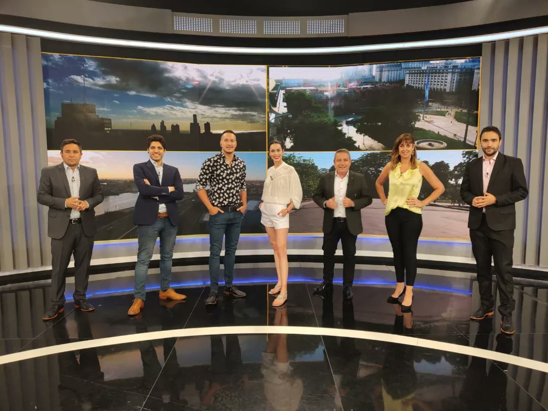 Sergio Jalfin (@sergiojalfin) on Twitter photo Buen Viernes ‼️‼️‼️☀️☀️☀️🎉🎉🎉
Hasta las 11 en vivo en <a href="/BDAprograma/">Buenos Días América</a> con este equipazo de compañeros ⏩
<a href="/SalernoCarlos/">Carlos Salerno</a>
<a href="/dariomizrahi/">Darío Mizrahi</a>
<a href="/PriscilaCrivo/">Priscila Crivocapich</a>
<a href="/edubattaglia/">Eduardo J. Battaglia</a>
<a href="/florlen/">Florencia Lendoiro</a>
<a href="/rindart/">Ramón Indart</a> Buen Viernes ‼️‼️‼️☀️☀️☀️🎉🎉🎉
Hasta las 11 en vivo en <a href="/BDAprograma/">Buenos Días América</a> con este equipazo de compañeros ⏩
<a href="/SalernoCarlos/">Carlos Salerno</a>
<a href="/dariomizrahi/">Darío Mizrahi</a>
<a href="/PriscilaCrivo/">Priscila Crivocapich</a>
<a href="/edubattaglia/">Eduardo J. Battaglia</a>
<a href="/florlen/">Florencia Lendoiro</a>
<a href="/rindart/">Ramón Indart</a>