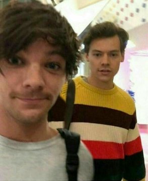 Kandy_Vlz's tweet photo. @larrymanipss Someday they will be free </ 3 https://t.co/Vw6DoAkb8Y