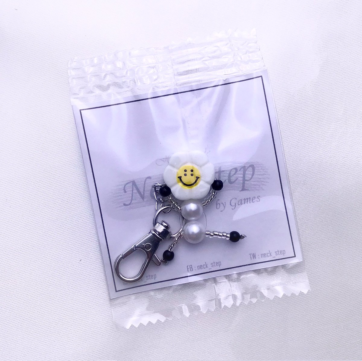 neck_step's tweet photo. พวงกุญแจน้องฟลาว งาน Handmade จาก Neck Step ใครสนใจสั่งซื้อได้ทาง DM เลยนะครับ

ราคา 99 บาท

#NeckStepbyGames #necklace #bracelet #keychain #brooch #สร้อยคอ #สร้อยข้อมือ #พวงกุญแจ #เข็มกลัด https://t.co/mYhZ2mlIqW