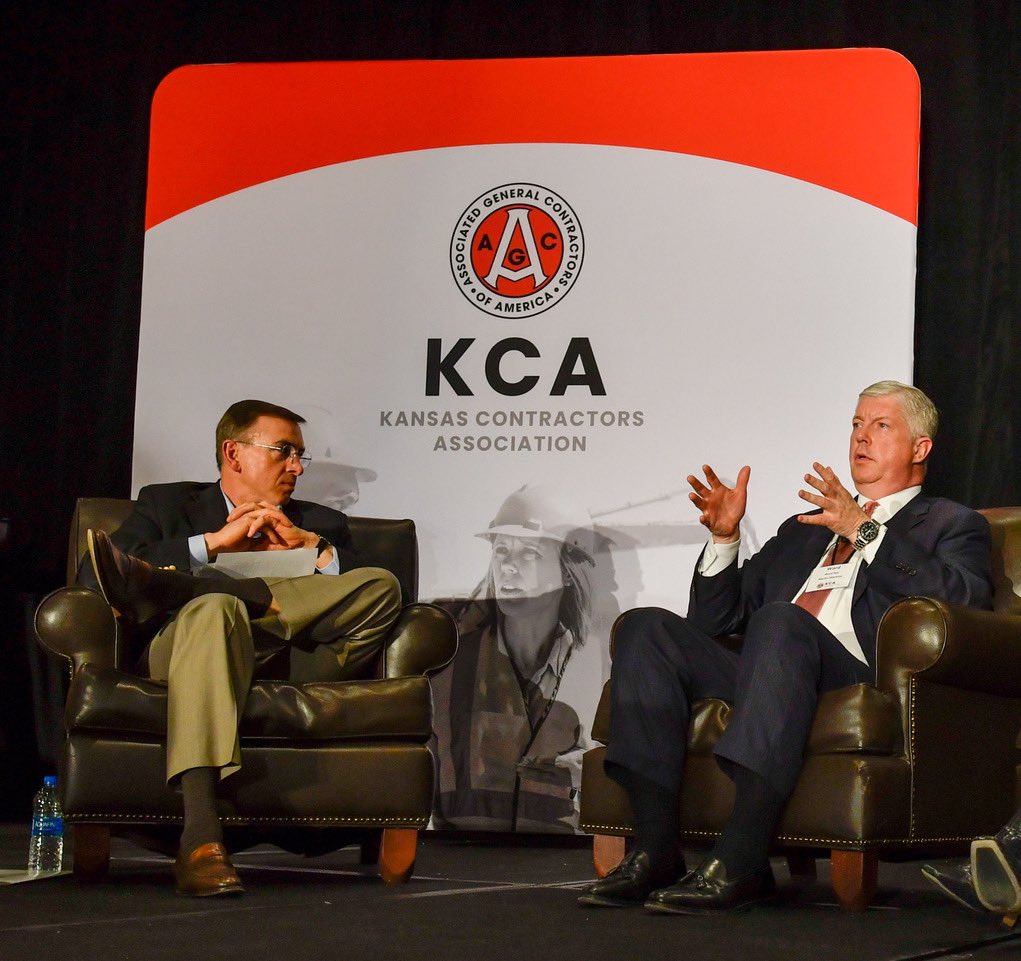 KansasRoads's tweet photo. CEO Panel @ The 99th Annual Convention of the KCA, shared great insight into the industry with our membership! Thank you Dave, Ward, Anne &amp; Randy!! @ARTBA @CRH_AmericasGR @summitmaterial @MartinMarietta https://t.co/gqMrlA9Zhh