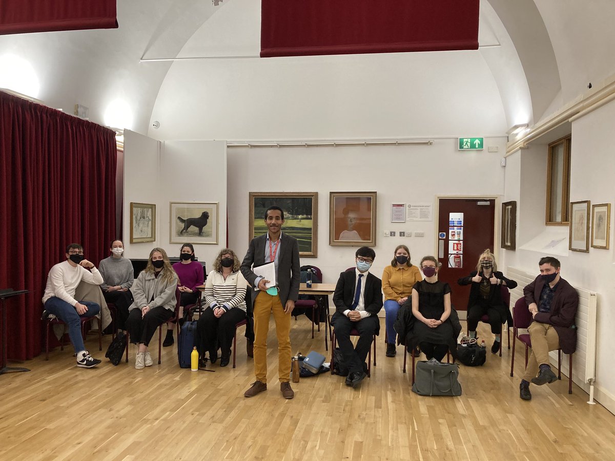 ChwythbrennauCB's tweet photo. Llongyfarchiadau mawr i Anna Seaton, myfyriwr MMus Perfformio Cerddorfaol (4ydd o’r chwith) am ennill Gwobr Obo @ColegCerddDrama @CrowthersCant. Hefyd canmoliaeth i Isaac Barrow (1af dde) ac Ella Pearson (2il dde). Diolch yn fawr iawn i Armand Djikoloum am feirniadu https://t.co/Jrv8nmOYxM