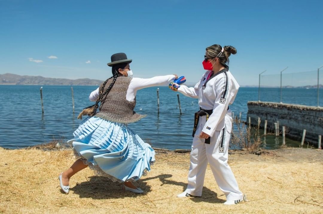 “Somos conscientes de que no deberíamos estar ofreciendo este tipo de servicio. Lamentablemente vivimos en una sociedad machista y misogina, donde todos los días nos violan, nos matan y nos sacan nuestras pertenencias”

Vía <a href="/Planeta_Futuro/">ELPAÍS PlanetaFuturo</a> 
#Bolivia #derechosmujer