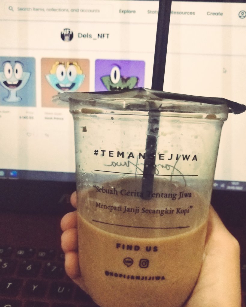 Dels_NFT's tweet photo. Coffee time 🍸#NFTs #NFTglass https://t.co/TAvqShFadw