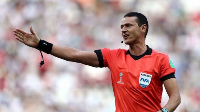futboINcorrecto's tweet photo. Ecuador-Brasil
El VAR hizo revisar (y cambiar la decisión inicial) hasta en 4 ocasiones al Árbitro colombiano Wilmar Roldán. https://t.co/W8UGeNMJ7M