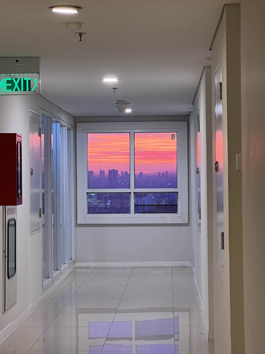 langitnya bagus bgt kek lukisan