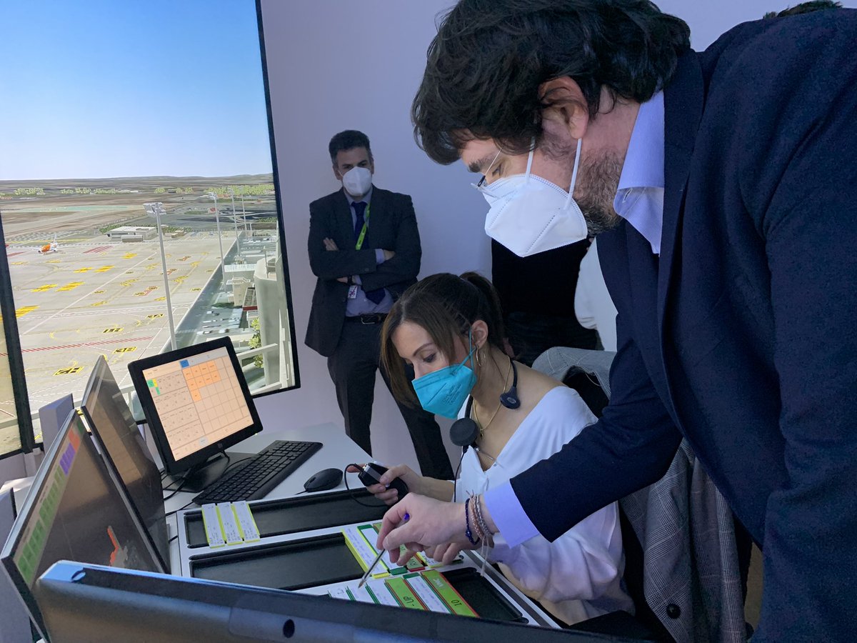 Aj_Sabadell's tweet photo. #ARA ➡️Visita a l’Escola de controladors SkyWay, ubicada a l’Aeroport de Sabadell 🛫
✈️L’Escola de controladors SkyWay és l’única escola de controladors aeris de Catalunya
#Sabadell #RumbAlFutur #Controladors #SkyWay https://t.co/DrlG2LAaOz