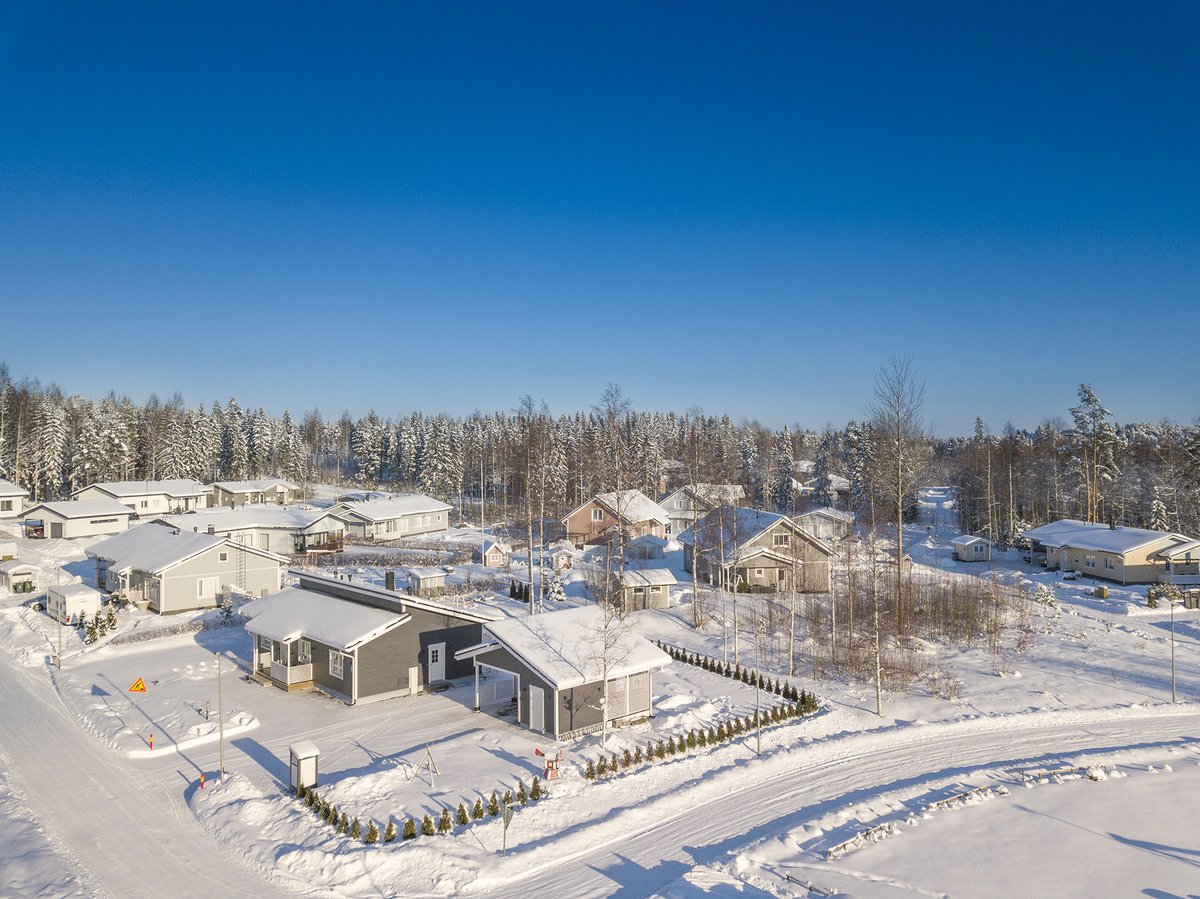 Akaankaupunki's tweet photo. Akaan asukasluvun hyvä kehitys jatkui vuonna 2021. Asukasluku oli vuoden lopussa 16 464, joten kasvua oli 73 asukasta edellisvuoteen verrattuna. Tiedote sivuillamme➡️: https://t.co/Syk0LwdjZE #akaa #kasvunkeskiössä #muuttovoitto https://t.co/v8dsDwj1D4