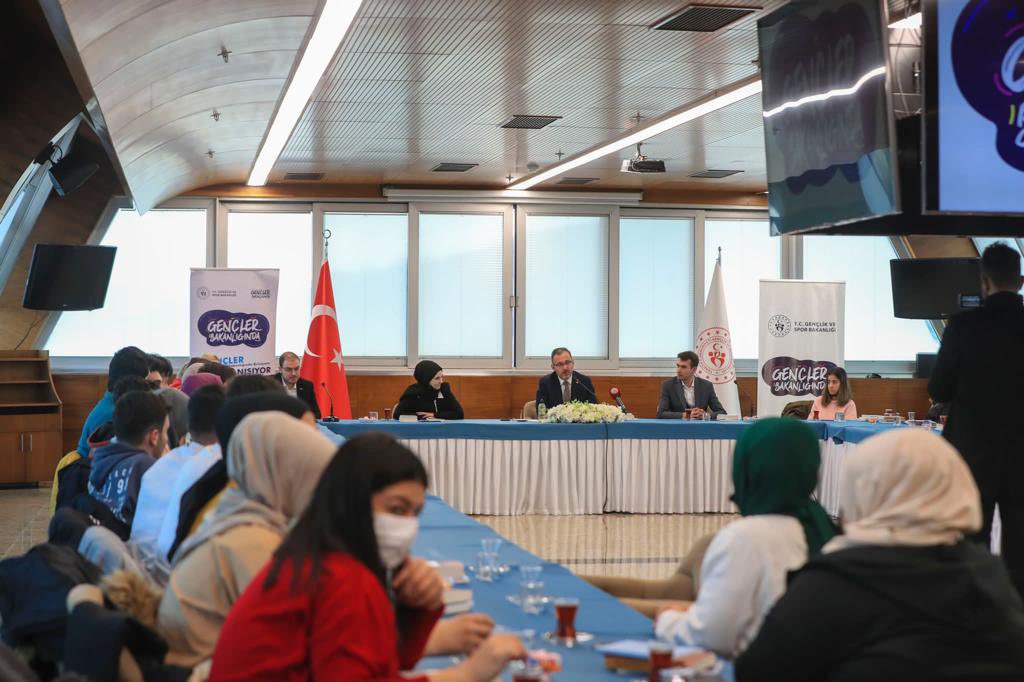 kasapoglu's tweet photo. Gençler Bakanlığında • Konya https://t.co/JJ4CmmPEqB