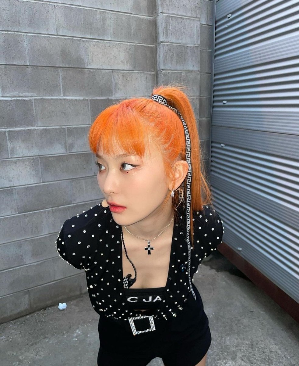A1OFFICIAL_twt's tweet photo. [#라싣 / #RASHID] rehersallllll~ can't wait for you all to see what we have preparedㅋㅋㅋ https://t.co/RovteBlGO9