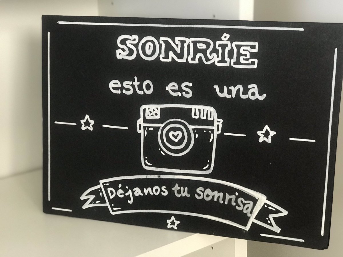 diversolidaria's tweet photo. ⭐️SONRÍE⭐️ Siempre. Porque SONREÍR, además de desafiar a la gravedad, es la línea curva que lo endereza todo. #mensajepositivo #sonrisasdeviernes #sonrisas♾ https://t.co/RepVmD7XnK