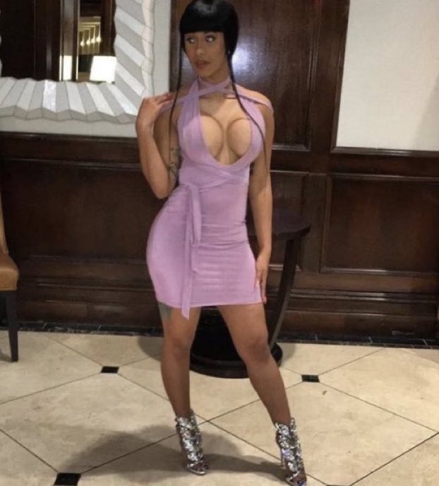 _violetvixen__'s tweet photo. #FineFemaleFriday https://t.co/ITwxAHz9Ek
