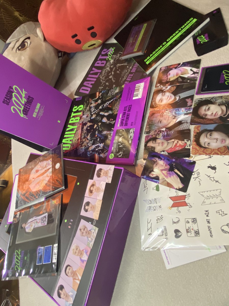 maacat_'s tweet photo. Theyβre home π₯° eto palang na uunbox ko π thank youuu @shop_missj π§‘π§‘ https://t.co/Y7oTbNpjUV