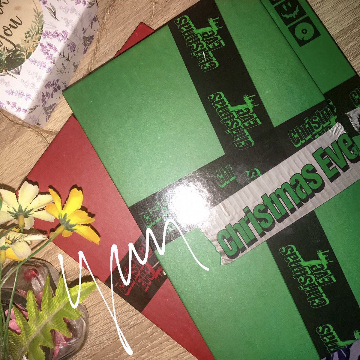 _fleuryunna's tweet photo. ꒰ ALBUM ga ! ꒱ #FLEURY_GA

𓏔 unsealed Christmas eveL Limited ver.
          ( all inclu except photocards )

     𓏸 rt this tweet  
     𓏸 should follow me 
     𓏸 ends on February 5 ; 12am pst

1 winner ; should shoulder the sf https://t.co/u2HohadK0K