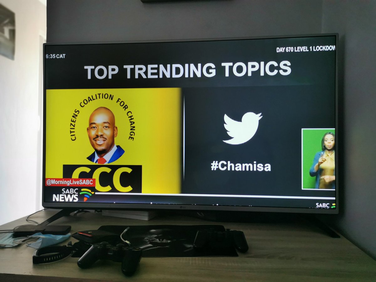 SABC is doing the Lord's work. 💃🏾

<a href="/SABCNews/">SABC News</a> #YellowFriday