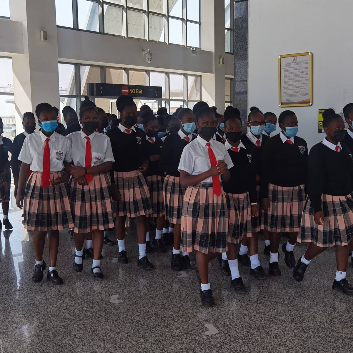 sgr_operation's tweet photo. Magomano Girls High School, from Kinangop being treated to an educational visit at the Nairobi Terminus. #magomanogirlshighschool #madarakaexpress #nairobiterminus #afristar #KenyaRailways https://t.co/c9SWQ2a15h