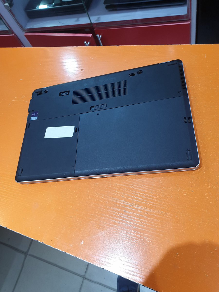 RadianceTech's tweet photo. HP Elitebook Folio 9480m
Intel Core i7
8GB Ram
500GB HDD
Keyboard Backlight
Microsoft Office 16
Windows Operating System
All Necessary Apps installed
Follow Come Charger

Very Neat

165k https://t.co/XvAIfstLZC