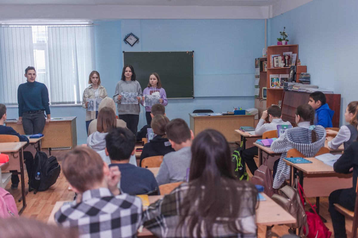 school11210's tweet photo. В МБОУ Школе № 112 прошли памятные мероприятия посвящённые жертвам Холокоста. Проведены классные часы с просмотром документальных фильмов и выступлением информ. отряда школьного самоуправления. https://t.co/3BLUvWSzr6