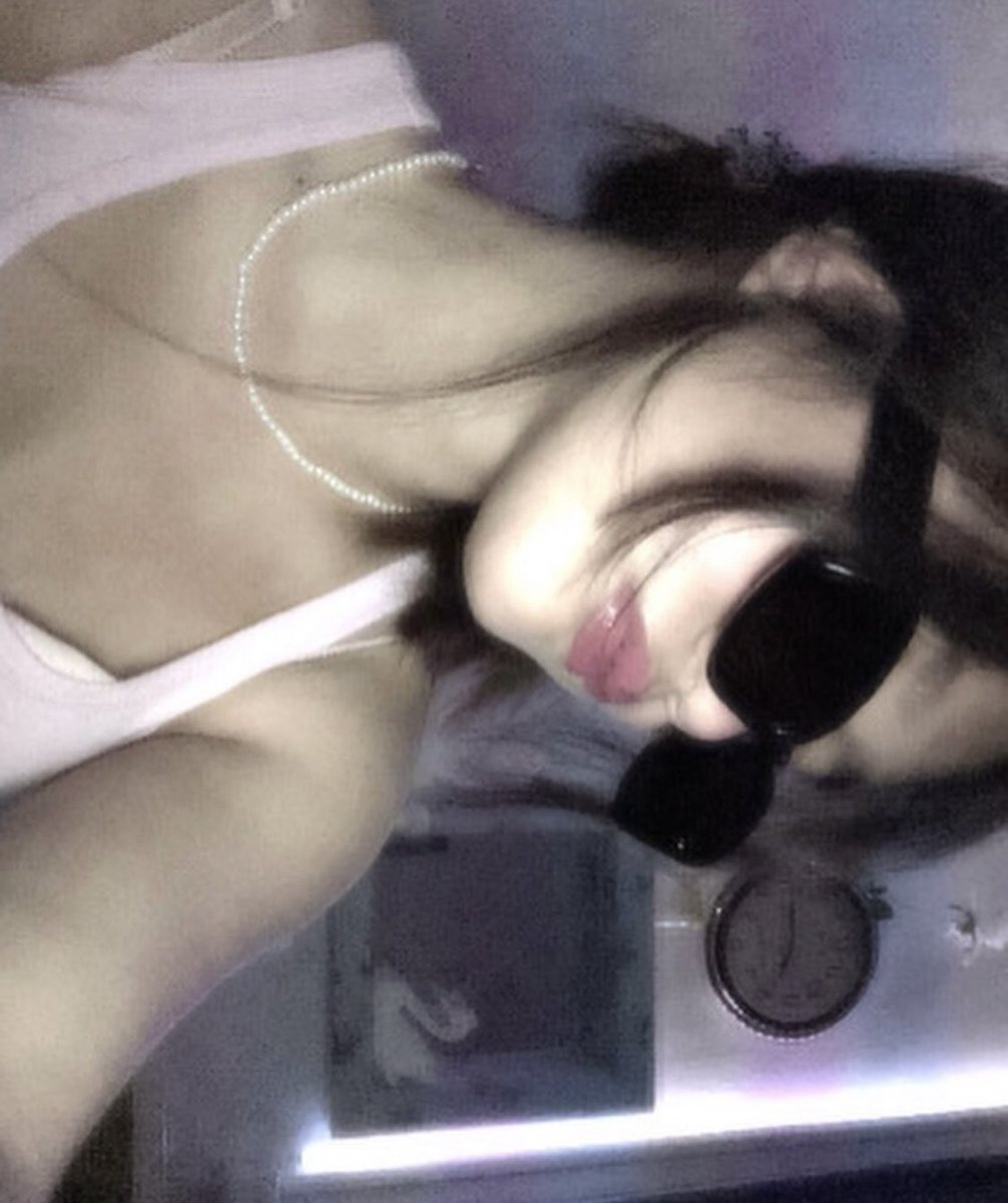 Chixiee2's tweet image. oops