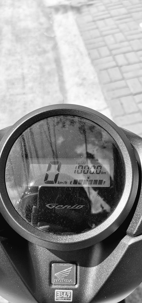 Cyruszkie's tweet photo. 1k 🛵 https://t.co/Q0hddNauM5