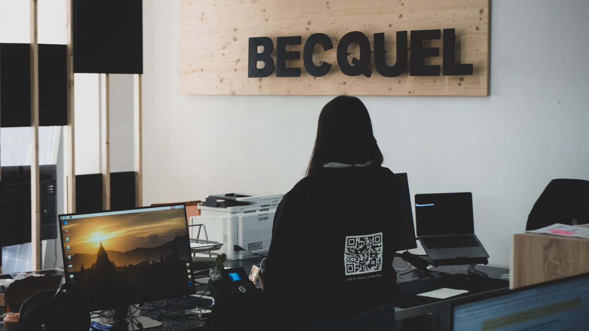 Heu vist mai la seu principal de Becquel? 

Aquestes són les nostres oficines a Alcarràs on treballem i tenim tot el material preparat per realitzar les instal·lacions fotovoltaiques pels nostres clients.

becquel.com