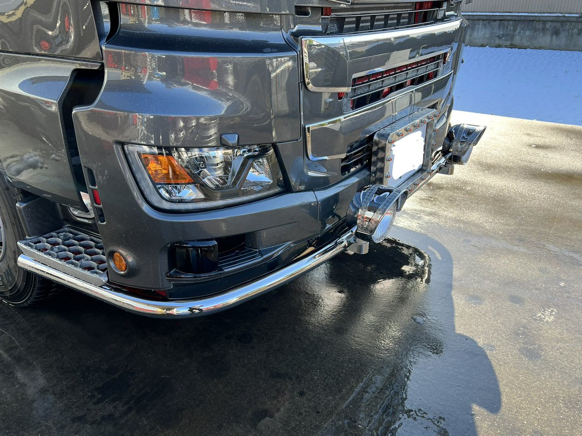 トラックリアテールデコトラアートトラック テールボックス取付😶 テールは花魁の新型です😶 ーーーーーーー