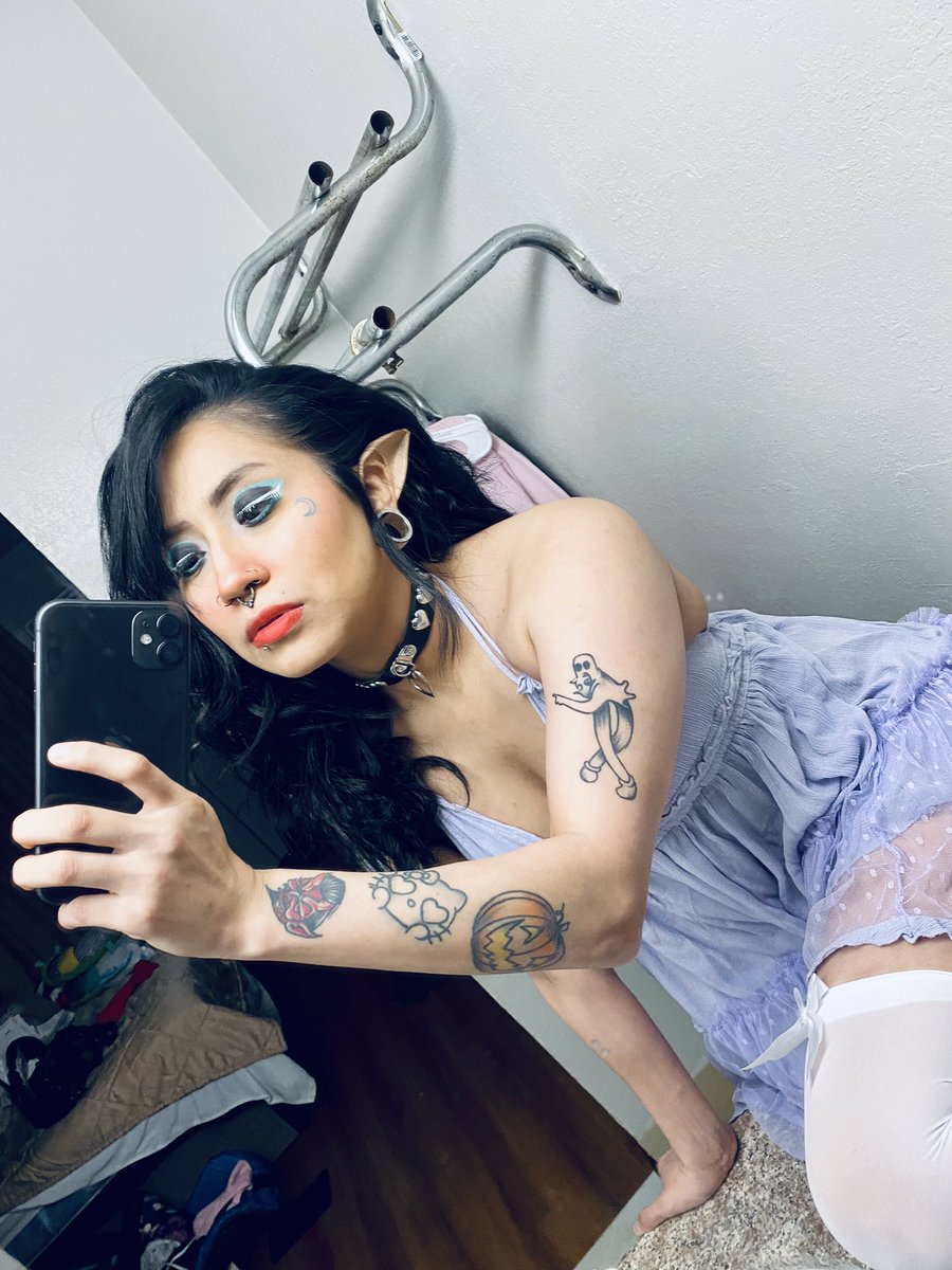 bbycakesaa's tweet photo. I like how none of yโall are subbed to my onlyfans https://t.co/8XWqvUKvbk or purchasing content. #content #spoilme #onlyfans #contentcreator #hotelf #imbaby #uwu #sexworker fr though yโall stop capping and check me out. https://t.co/cfuGhTwYNl