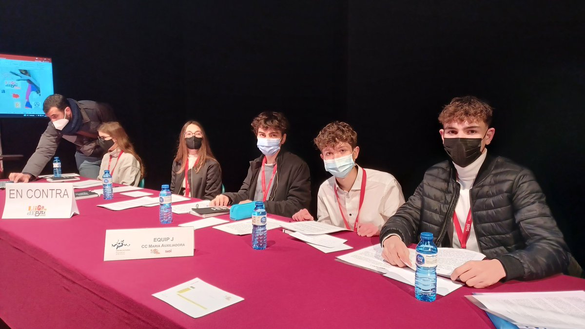 SediUV's tweet photo. #Hui rebem a l'#IESRamonLlull (València), @MAuxAlgemesi, @AusiasIES (Manises) i @EFTiernoMoncada en la tercera jornada de la #faselocal @UV_EG de la #lligadedebat de secundària i batxillerat de la @Xarxavives. Benvinguts i benvingudes a @LaNauuv i molta sort! #LDSB https://t.co/9XRNaWgupx