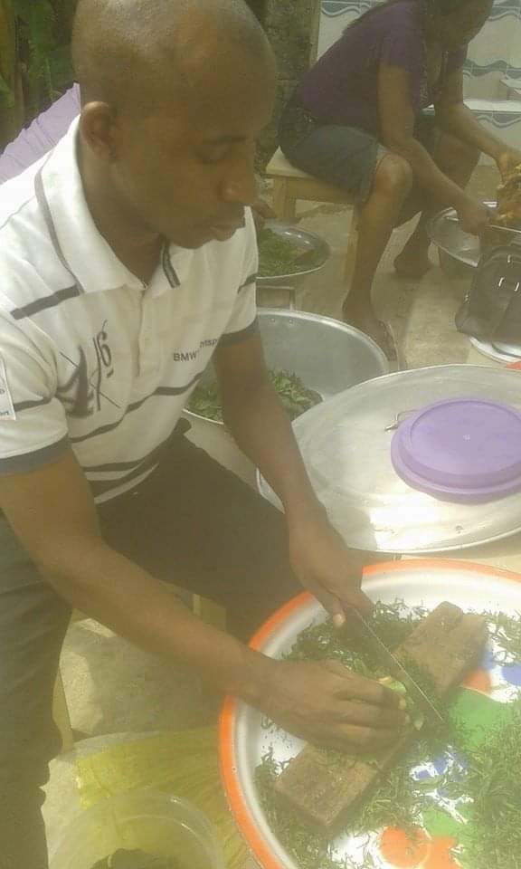 UnyimeHenreal's tweet photo. Preparing Afang Soup
#HusbandMan https://t.co/672yoX1kNO