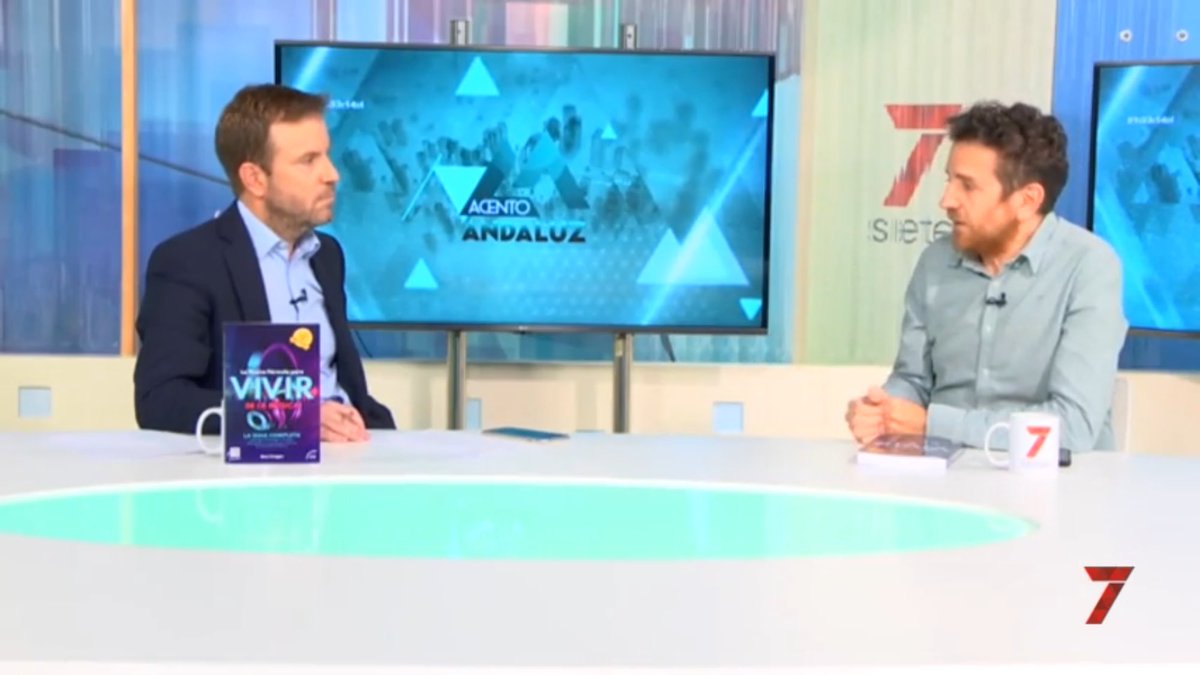 FP_Monguio's tweet photo. Vea la entrevista anoche en #AcentoAndaluz de @7TVAndalucia de @FP_Monguio y @lourluque al experto en marketing musical @DaniEmprende por su primer libro 'La nueva fórmula para vivir de la música'. Columna #AndaluciaAlCierre de @PedroGarcaVzque Aquí👉 https://t.co/1dw1tCj7qd https://t.co/d8gL72YrBK