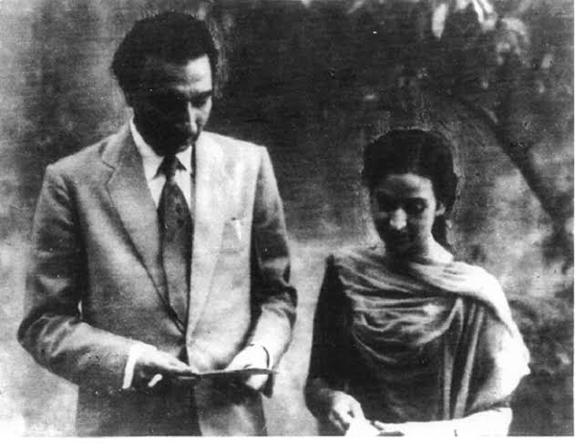 Abdulqad3er's tweet photo. Revenue Stemp (رسیدی ٹکٹ) by Amrita Pritam. It is sort of autobiography of Amrita Pritam though the events narrated doesn't follow chronological order. She has beautifully unfolded her love life and horrible partition. Overall it's a good read.
#My2022Reads
#RevenueStamp https://t.co/iZKKYvLK2W