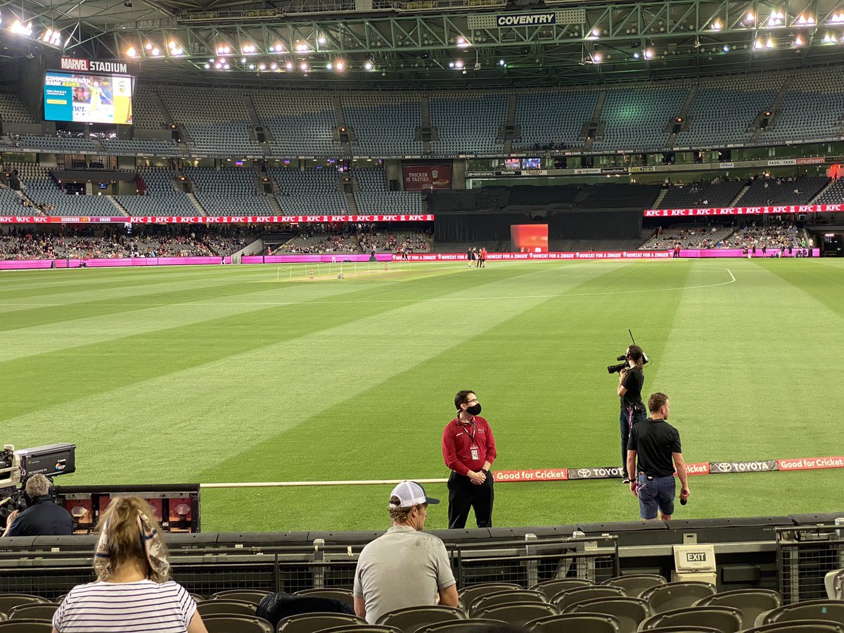 Still remember watching on TV a failed runout on Brett Lee’s last ever ball lead to the Scorchers winning BBL04 

Now I’m watching the same 2 teams play in the #BBL11 final - in-person thanks to COVID!

Not entirely sure who to support as a Stars fan tho