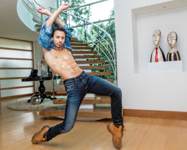 dance_post's tweet photo. The Rising Star Juan Miguel Posada, a freelance dance artist from Los Angeles. Click on the link to read or be left out.
https://t.co/luOGkegWBs
#thedancepost #dance #dancenews #dancemedia #therisingstar https://t.co/Vm8BgpfyYq