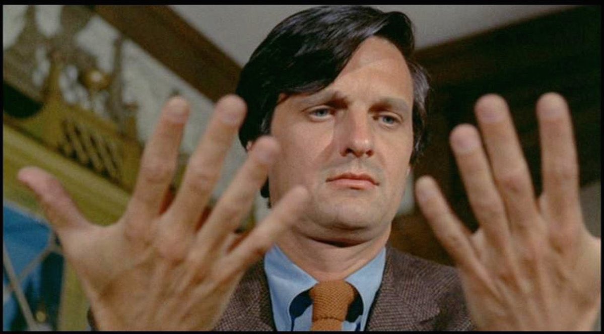 Happy Birthday to Alan Alda ! Horror fans may remember him from The Mephisto Waltz (1971). 