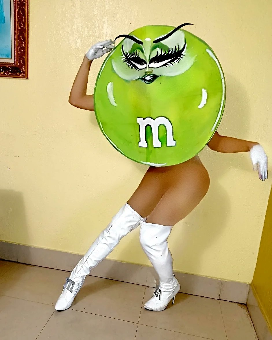 TheLuckyStarzzz's tweet photo. Come taste this chocolate π π
#makeup #art #mua #artist #msgreen #mms @mmschocolate https://t.co/NNLZ0BjEaV