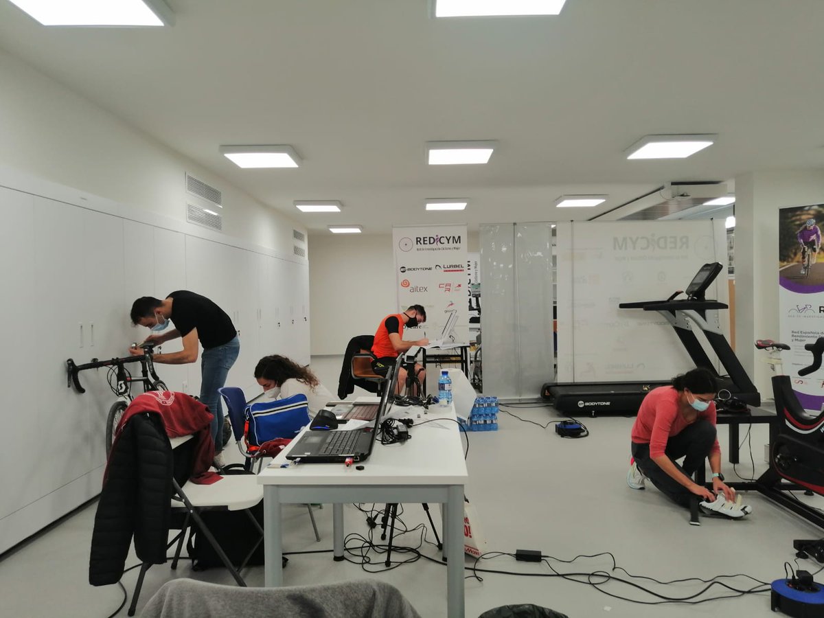 GIBD_UV (@gibd_uv) on Twitter photo Ultimando 2⃣ nuevos proyectos en el <a href="/campusontinyent/">campusontinyent</a> <a href="/UV_EG/">Universitat València</a> con nuestr@s estudiantes de CAFD‼️
🚴🏻♀️🚴🏻♂️ Ciclismo y retroceso del sillín
👟🪢 Carrera y lazada de las zapatillas
Ahora viene lo más duro, y a la vez lo más divertido‼️: la fase experimental 👨🏻🔬👩🏻🔬
Vamos al lío‼️💪🏻😉👍🏻 Ultimando 2⃣ nuevos proyectos en el <a href="/campusontinyent/">campusontinyent</a> <a href="/UV_EG/">Universitat València</a> con nuestr@s estudiantes de CAFD‼️
🚴🏻♀️🚴🏻♂️ Ciclismo y retroceso del sillín
👟🪢 Carrera y lazada de las zapatillas
Ahora viene lo más duro, y a la vez lo más divertido‼️: la fase experimental 👨🏻🔬👩🏻🔬
Vamos al lío‼️💪🏻😉👍🏻